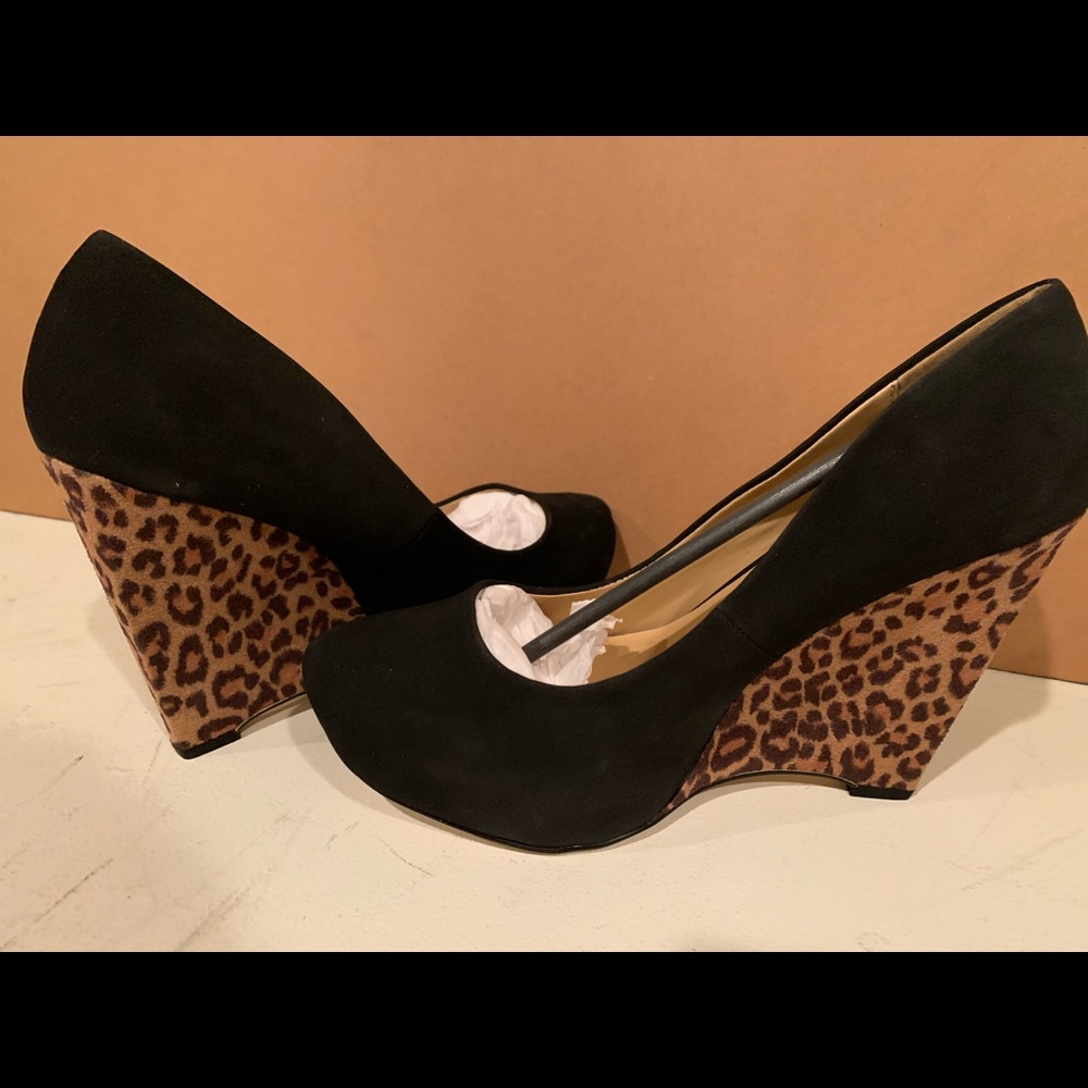 Black and Leopard print heeled shoe